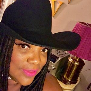 Meet your Posher, Veronica